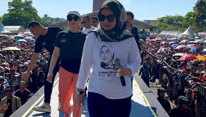 Lisa Halaby Gelar Fun Walk Kemerdekaan RI di Banjarbaru, Puluhan Ribu Warga Turut Hadir Memeriahkan