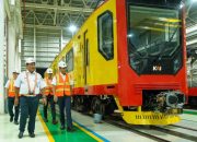 Dirut KAI Tinjau Depo LRT Jabodebek untuk Pastikan Kesiapan Angkutan Lebaran