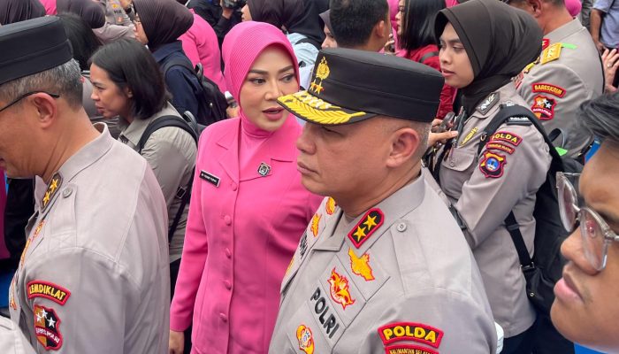 Kapolda Kalsel Hadiri Tradisi Pengantar Purna Tugas Komjen (Purn) Ahmad Dofiri dan Pengantar Tugas Wakapolri Komjen Dedi Prasetyo