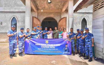 TNI AU Salurkan Bantuan Natal bagi Gereja Terdampak Banjir di Sibolga