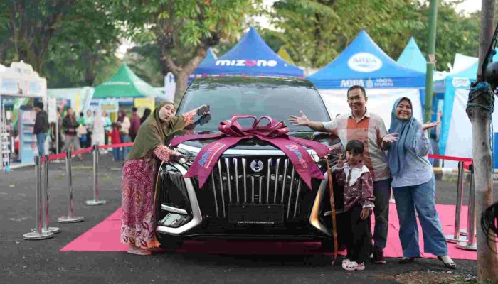 Henri Dapat Mobil Listrik Dari Mudik Asyik Alfamart-Alfagift: Rezeki Istri Hamil buat Mudik ke Indramayu