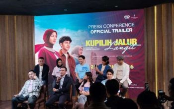 Zee Asadel & Emir Mahira Sah Sebagai Pasutri di Official Trailer Film “Kupilih Jalur Langit”: Saat Akad Sudah Diucap, Namun Hati Suami Masih Milik Wanita Lain