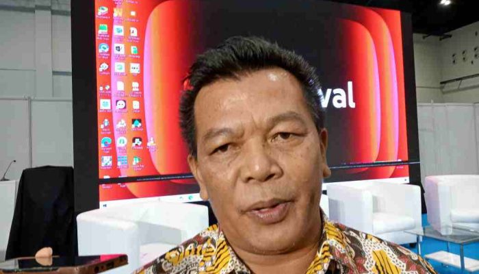 Suwardi (Ketua Koperasi Peternak Unggas Sejahtera Jawa Tengah,  Anggota DPRD Kabupaten Kendal): Indonesia Telah Swasembada Telur, Tolak Masuknya Investor Asing di Sektor Perunggasan Nasional.