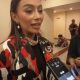Karina (Ketua Srikandi Laskar Merah Putih (LMP) Indonesia): Srikandi LMP Berkomitmen Mendorong Pemberdayaan Perempuan melalui Pengembangan UMKM Digital dan Peningkatan Kapasitas Sumber Daya Manusia hingga ke Daerah-daerah.